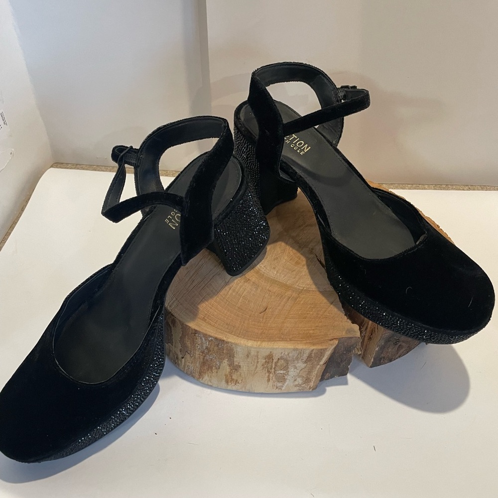 Kenneth Cole Reaction Black Velvet Platform Heels - Picture 3 of 10